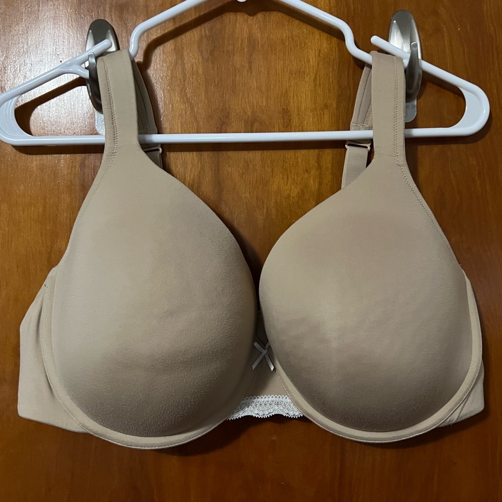 40DD, Lane Bryant Cacique, tan and white, lightly lined full coverage bra